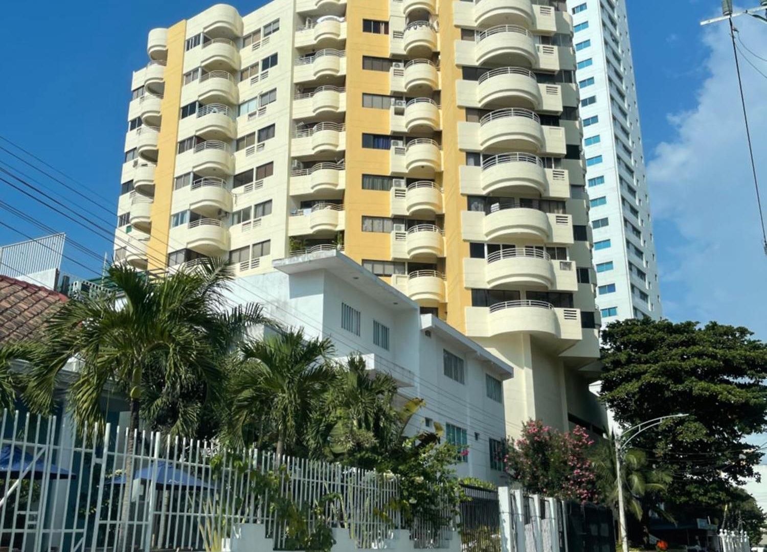 Cabrero 906 *